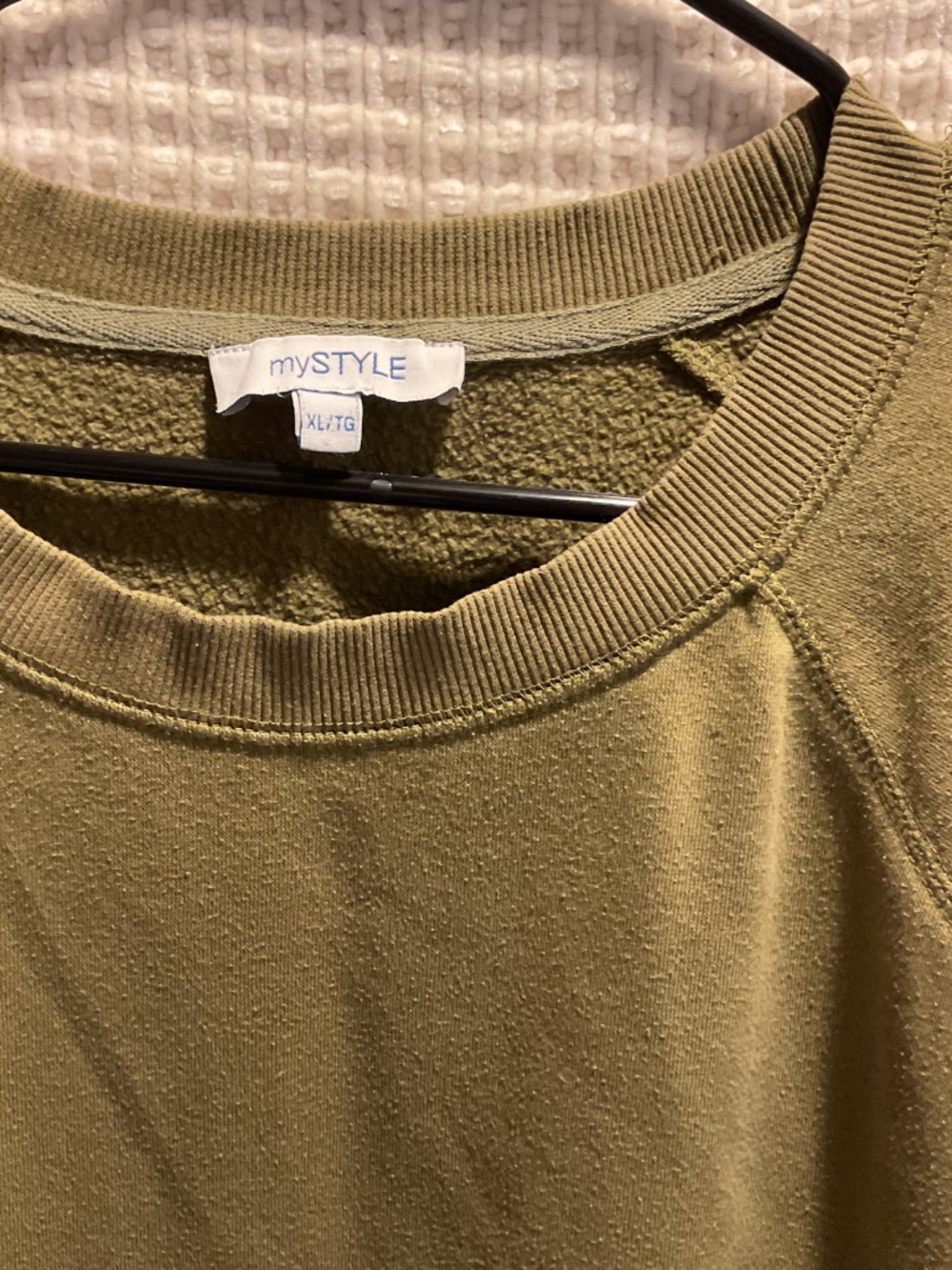 Olive green sweat top xl - Picture 2 of 3